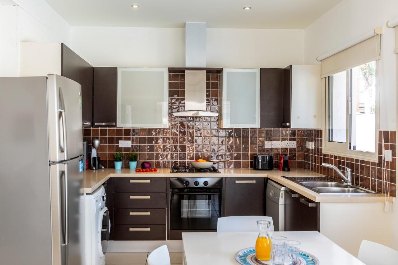 Villa Michelle 2 Протарас Екстериор снимка